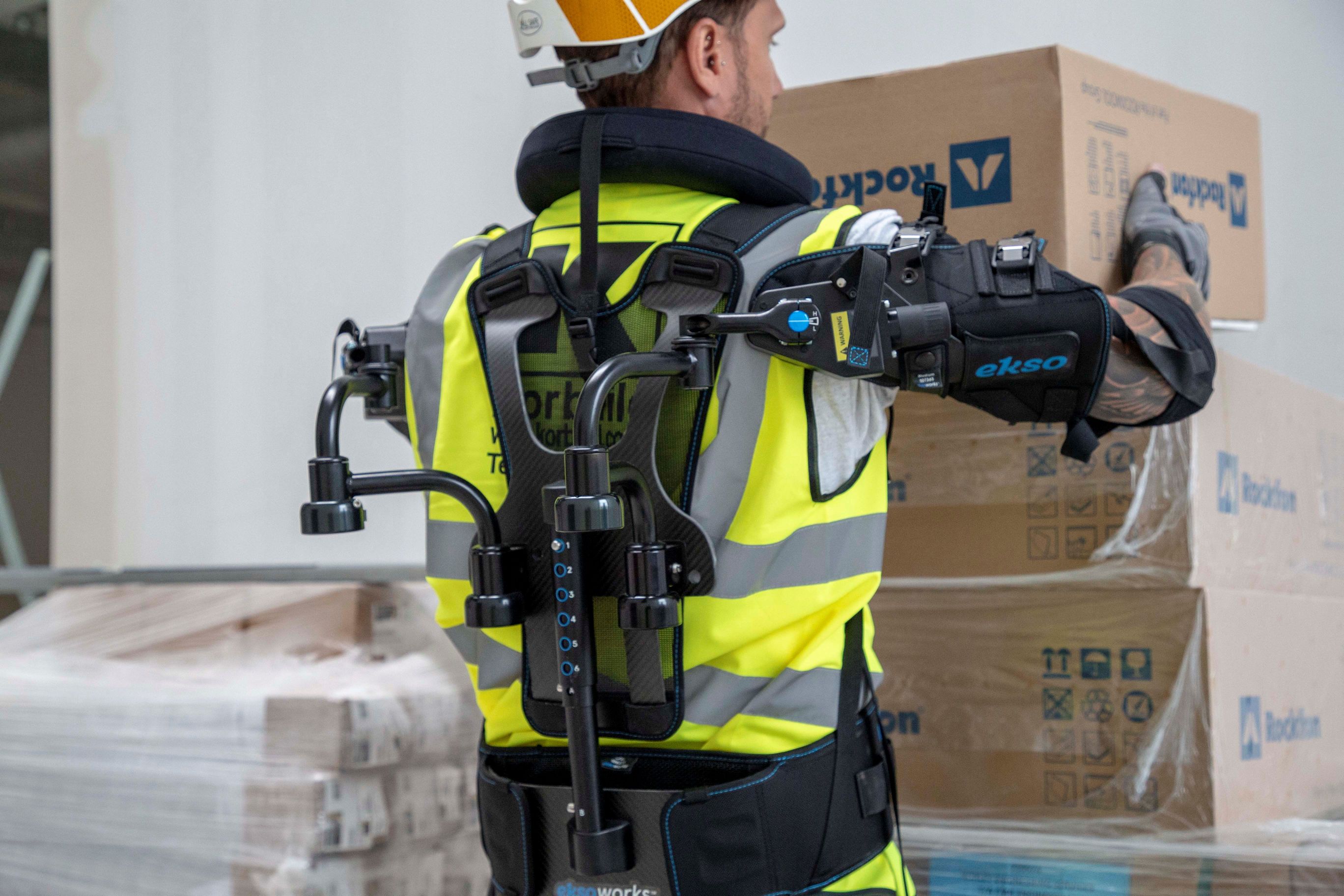 willmott-dixon-trials-high-tech-robotic-vest-that-could-revolutionise