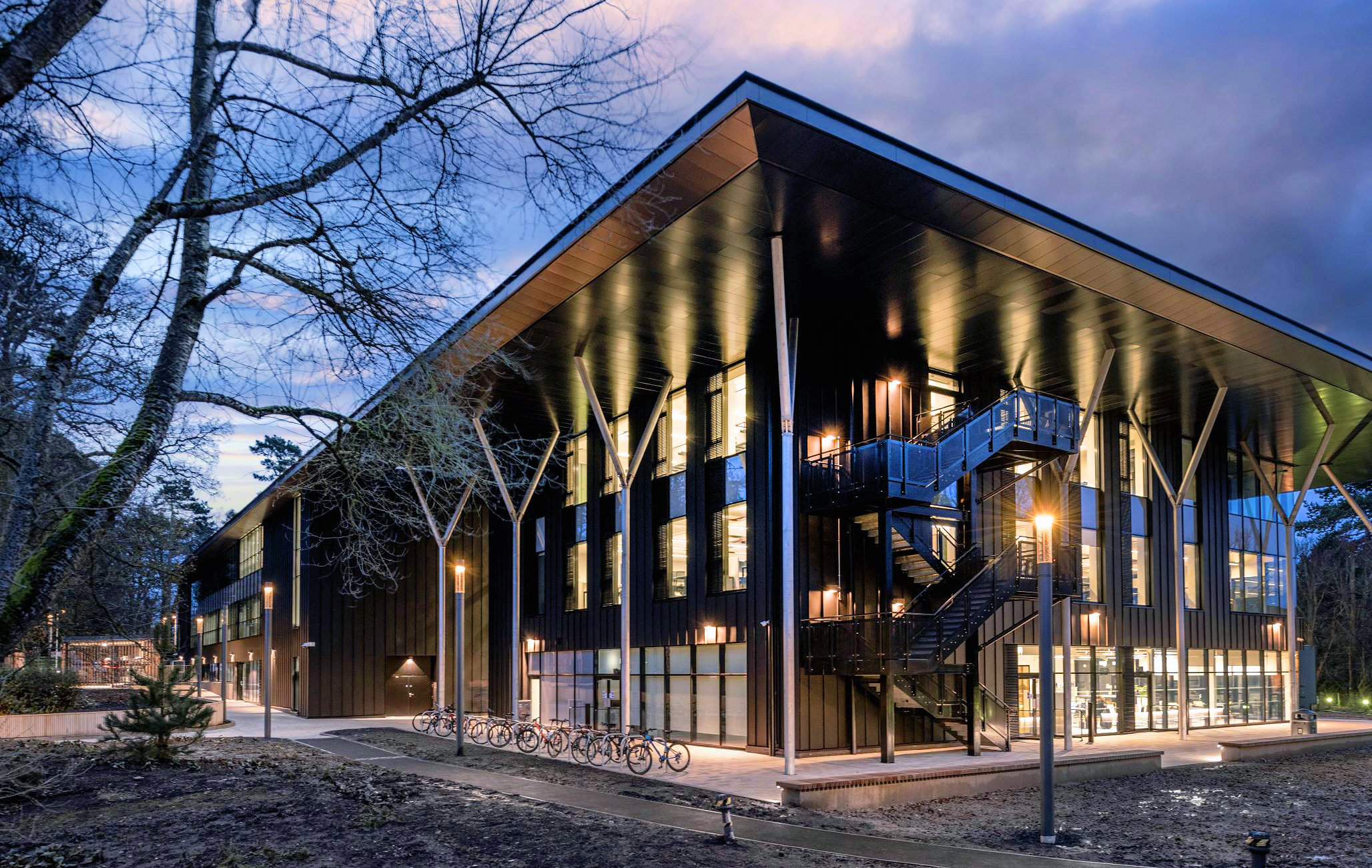 Oxford Brookes University Teaching Block exterior.jpg